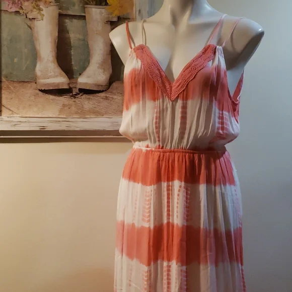 Flying Tomato Dresd - Picture 2 of 11